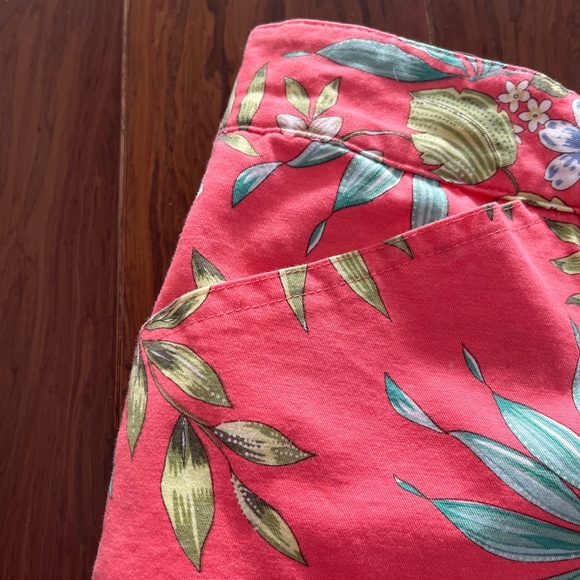 Sag Harbor High Waisted Capris - Picture 5 of 7